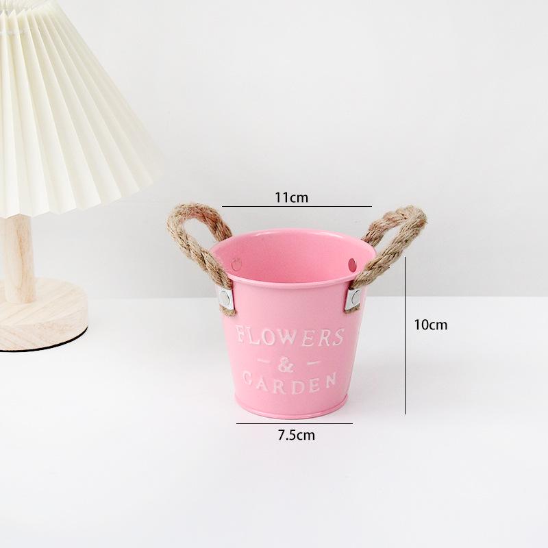 Small Retro Distressed Whitewashed Tin Flower Pot for Tabletop or Balcony Decor, Ideal for Succulents and Iron Lettering