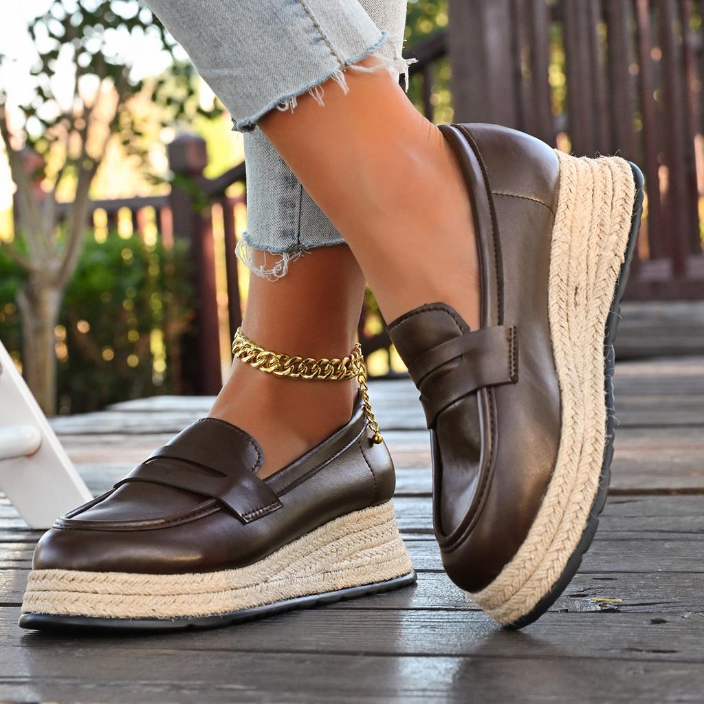 . Platform muffin shoes leather round head lazy single shoes new autumn straw woven British style small leather shoes
