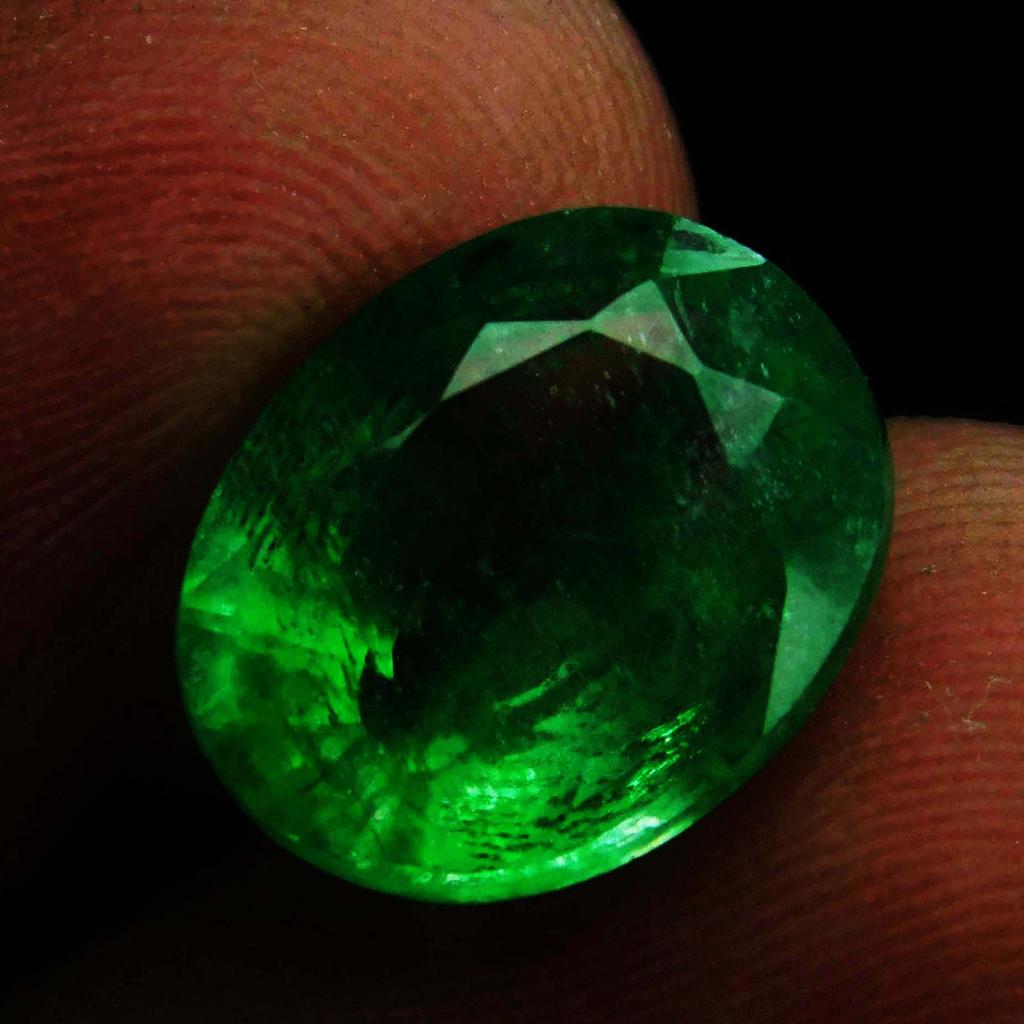 Natural Green Emerald Loose Gemstone Oval Shape 3 ct for Jewelry Making and Gem Collections