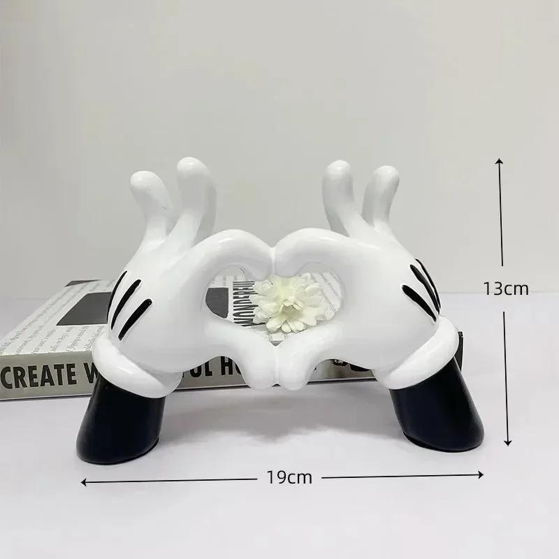 

Aesthetic Cartoon Hand Figure Resin Money Statue Figurine Modern Designer Sculpture Luxury Livingroom Decoration Room Accessory