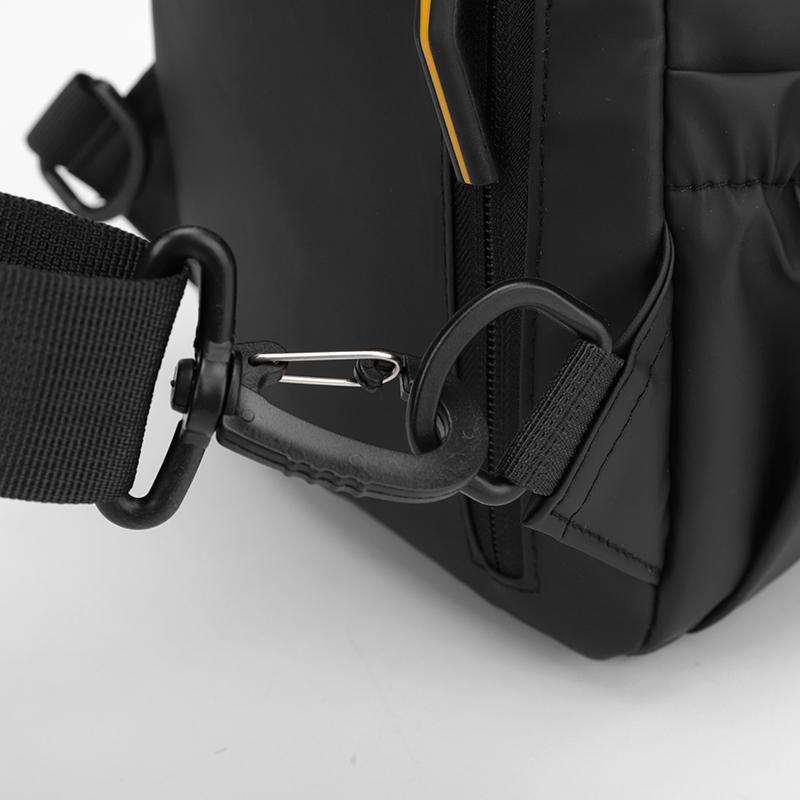 Borsa a tracolla impermeabile da uomo, borsa sportiva da petto, borsa a spalla multifunzionale di grande capacità