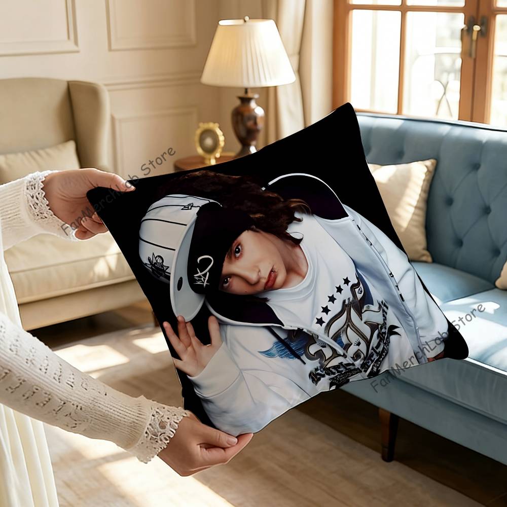 Singer TTom Kaulitz Anime Pillow Case Antidustmite Pillowcase Invisible zipper silky short plush Sofa cushion cover