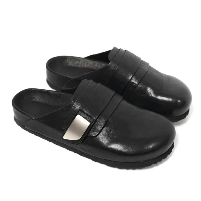 Fashion Comfortable Soft Leather Flat Slippers Women Fashion Round Toe Metal Decoration Design Casual Sandals Black Outdoor Beach Sandal