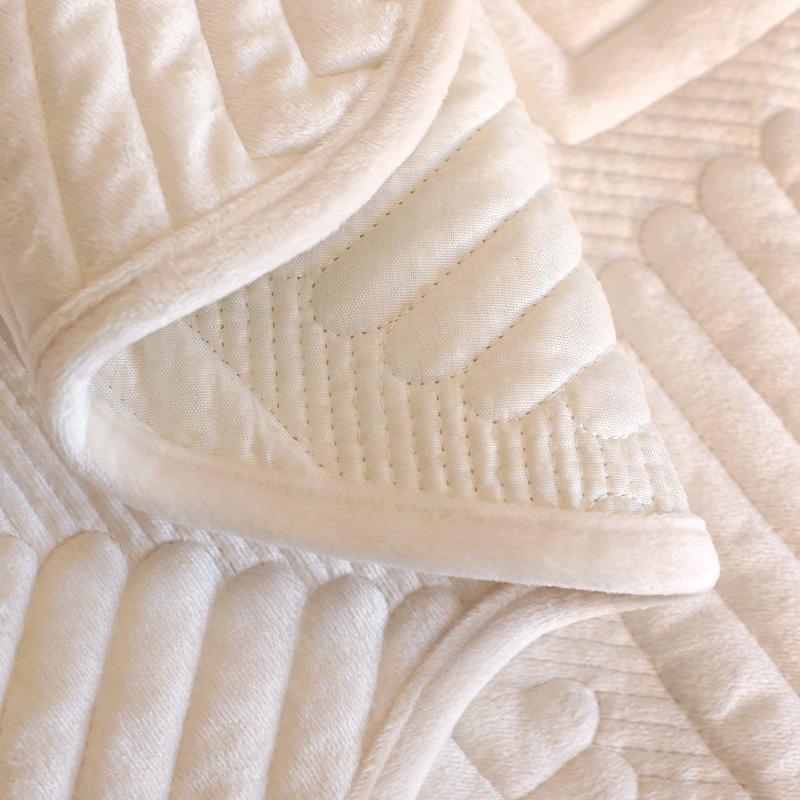 New Autumn Winter Milk Velvet Sofa Cushion Towel Winter Plush Seat Mat Anti Slip and Dustproof Sofa Cover Blanket Handkerchiefs and Pillowcases