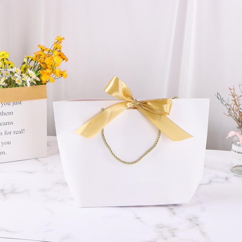 10 Stück Geschenktüten Kleine Geschenkverpackungstüten mit Henkeln Gastgeschenktüten mit goldenem Schleifenband Papiergeschenkverpackungstüten Großpackung für Geburtstag Hochzeit Feiertag
