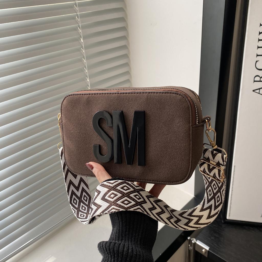 Personalized fashion trend women's bag casual versatile niche letter small square bag wide shoulder strap popular single shoulder messenger bag