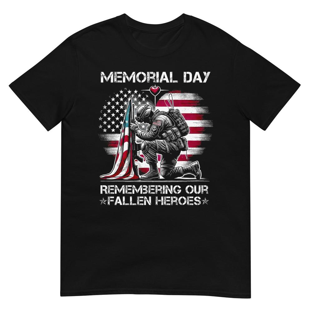 

Memorial Day Remembering Our Fallen Heroes Patriotic Us Flag T-Shirt 4XL