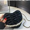 Heart-shaped solid chains shoulder bags classic fashion style sense of luxury popularity crossbody bags