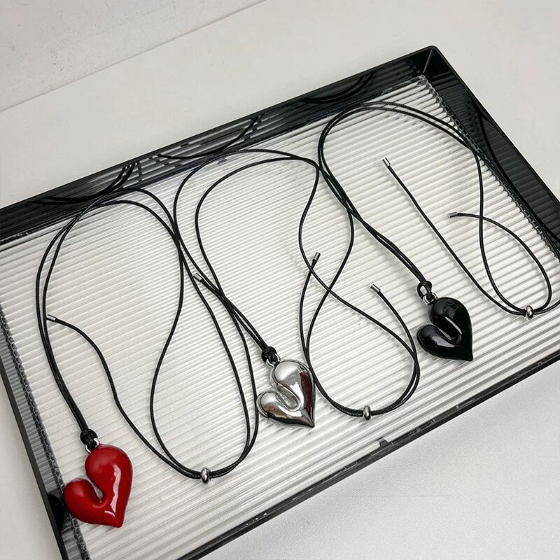 Retro Red Heart Perndant Necklace Vintage Love Rope Chain Sweater Chain Necklace For Women Fashion Romantic Neck Jewelry Gifts