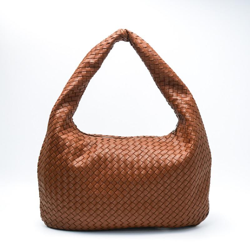 New Hand Woven Bag Commuter Fashion One Shoulder Armpit Bag Large Capacity Leather Bag Casual Women's Bag