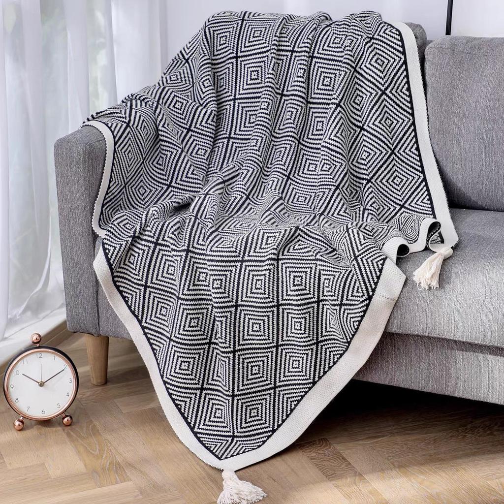 Black & White Geometric Knitted Throw - Luxury Soft Furnishing Sofa Scarf, Single Nap Blanket & Retro Shawl