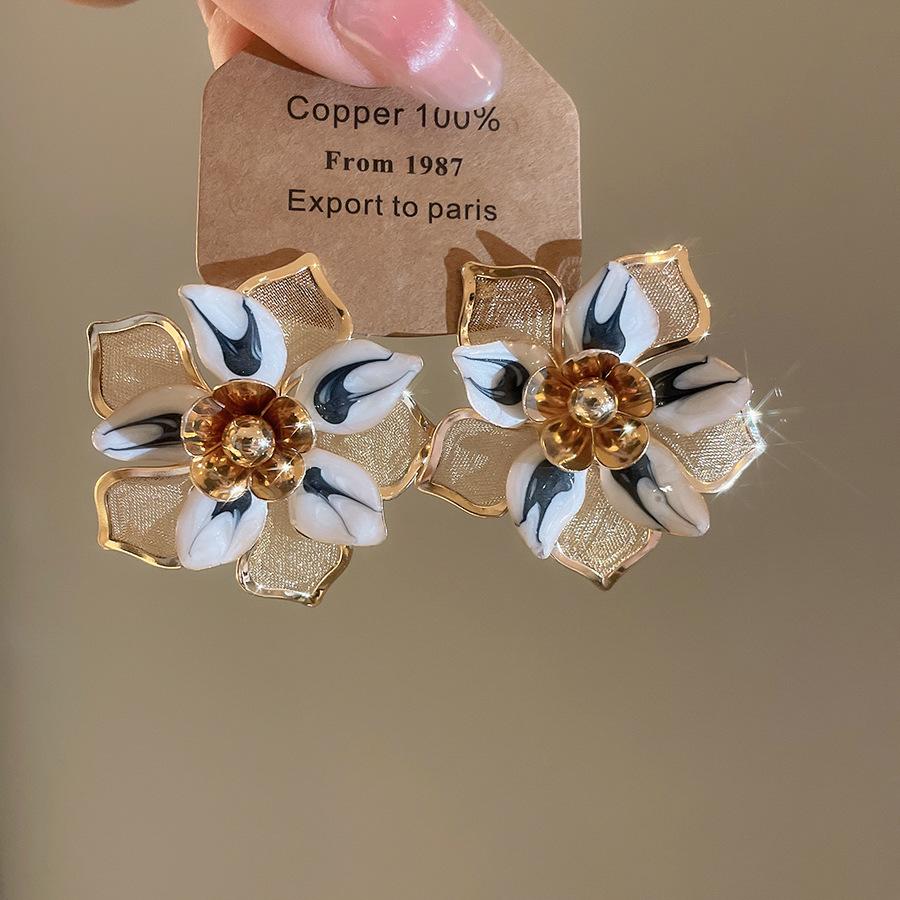 

Korea Colorful Enamel Hollow Yarn Double Layered Flower Dangle Earrings for Women Gold Plated Iron Alloy Holiday Jewelry белый