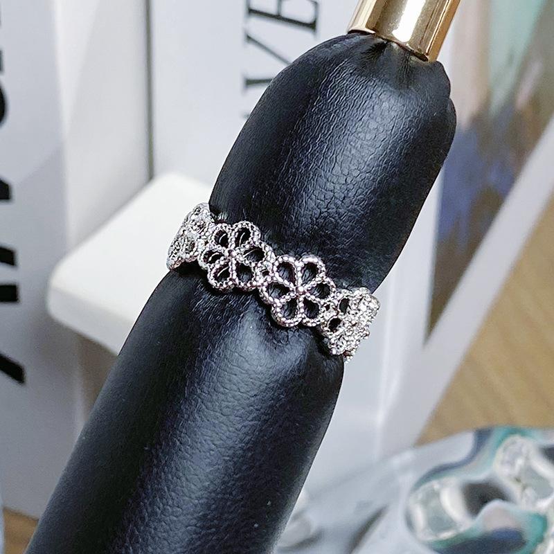 Fingertip Romance~ Crown Lace Open Ring Female Niche Delicate Exaggerated Index Finger Ring Court Wind Ring