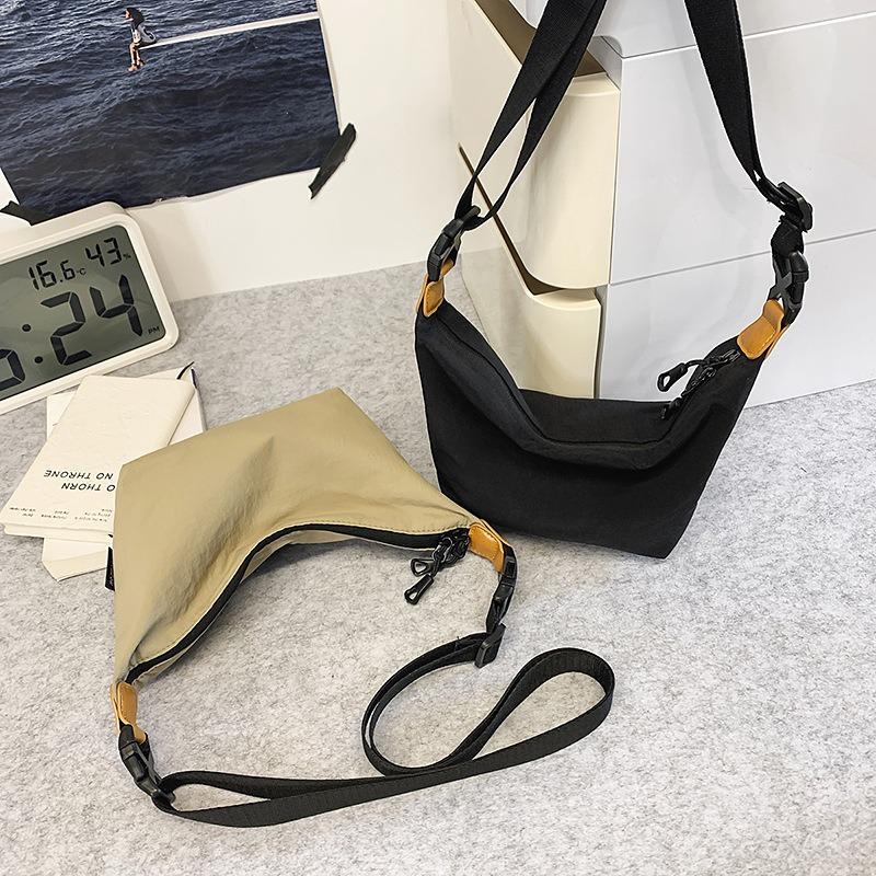 New Messenger Bag Men's and Women's Large-capacity Solid-color Portable Dumpling Bag Literature and Art Student Shoulder Bag