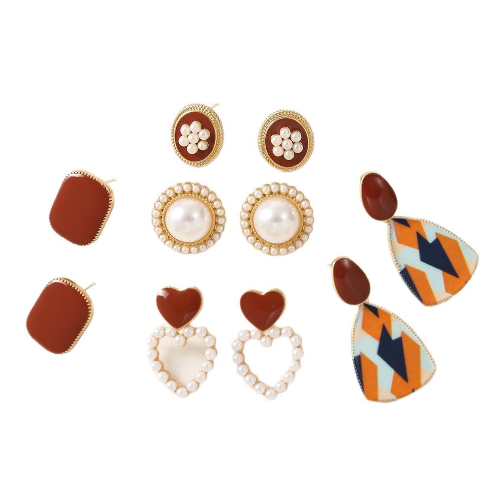 Hot-selling popular earrings, retro and elegant style, stud earrings set, love geometric modeling earrings.