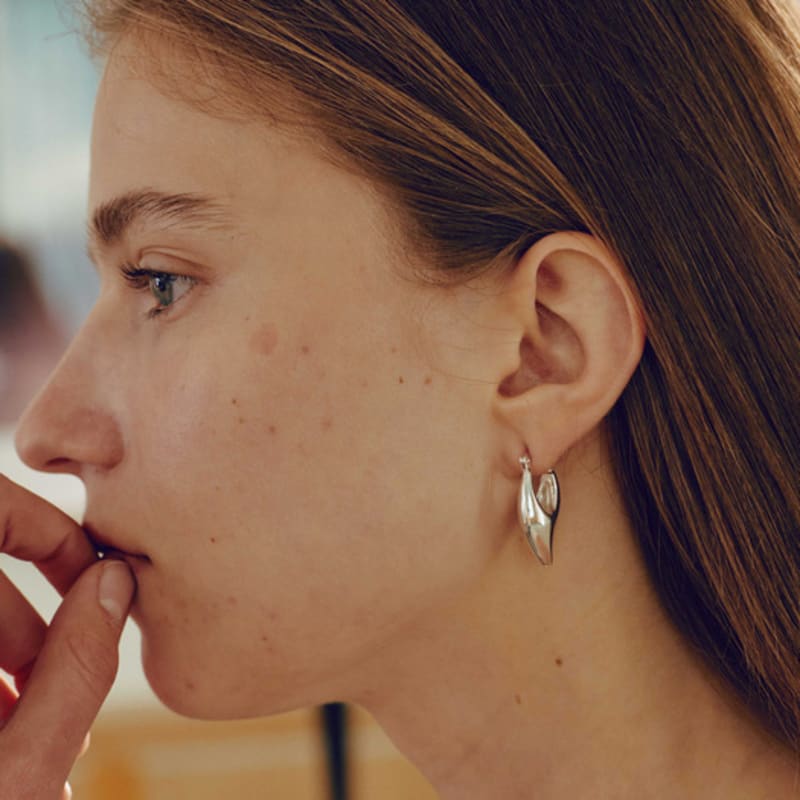 YUSOWA EASYLOCK BARCHAN EARRING (SILVER)