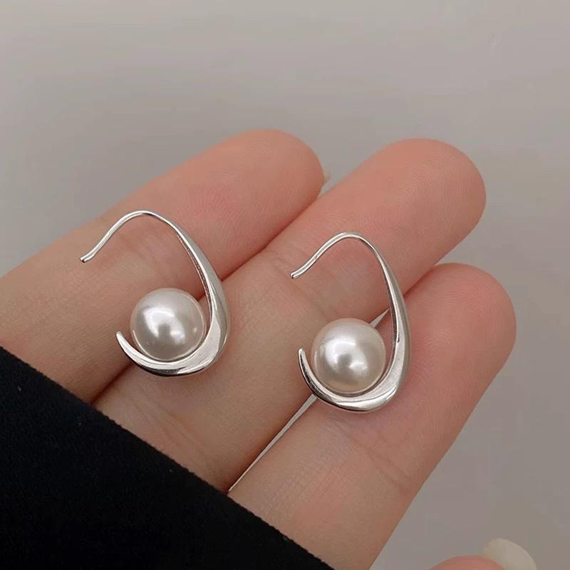 Beixi Sterling Silver Pearl Earrings: Niche Design, High-End Style, Versatile  Elegant. 925 Silver