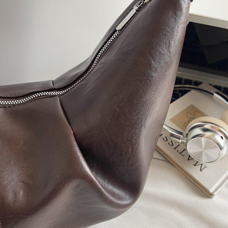 Vintage Soft PU Leather Shoulder Bag Women Large Capacity Crescent Hobo Bag Wide Strap Sling Bag for Work Travel and Casual Outings