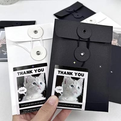10 ks korejské Y2Y černé bílé navíjecí kraft papírové tašky Kpop foto 3palcová karta pohlednice DIY balení spisová taška dívka prodávat kapsa na karty