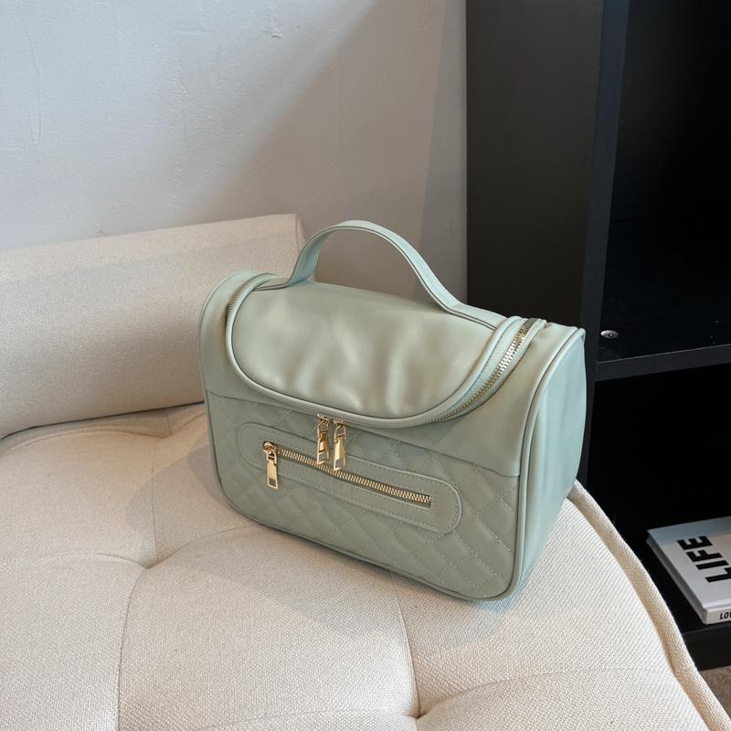 Women Chic Quilted Handbag Spacious Pu Makeup Bag With Organized Storage And Smooth Zip For Daily Essentials Storage Bag