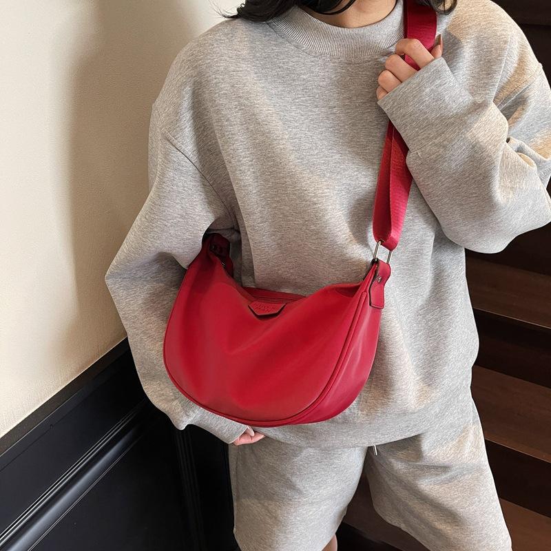 2025 fashion trend casual simple personality large capacity bag summer new women's niche shoulder messenger bag