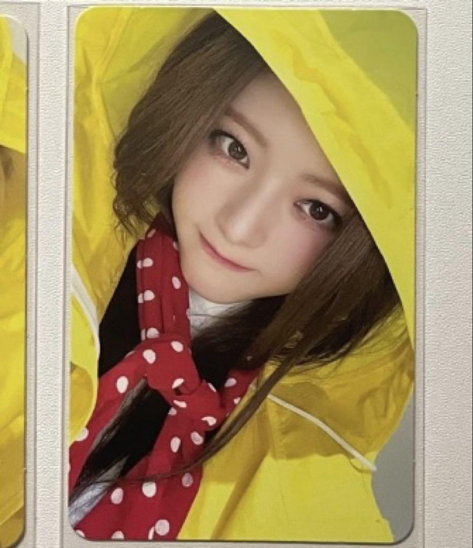 

[USED] ITZY Yuna GOLD makestar limited edition raincoat trading card