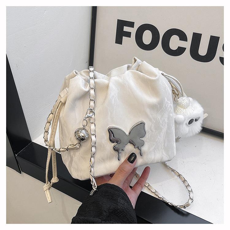 2025 New Spring Popular Chain Small Bag Women's Niche Design Butterfly Messenger Bag Casual Shoulder Bucket Bag