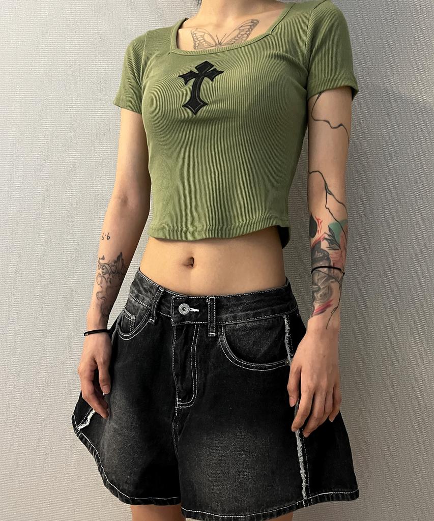 Bonseullipi Cross Square Neck T-Shirt (Green)