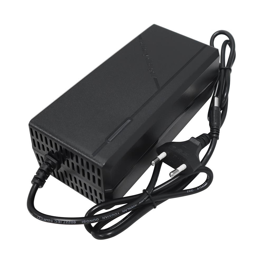 VariCore 60V 2A Li-ion Battery Charger 16S 67.2V Li-ion Battery Pack Charger Smart Power-off With Fan AC 100-240V