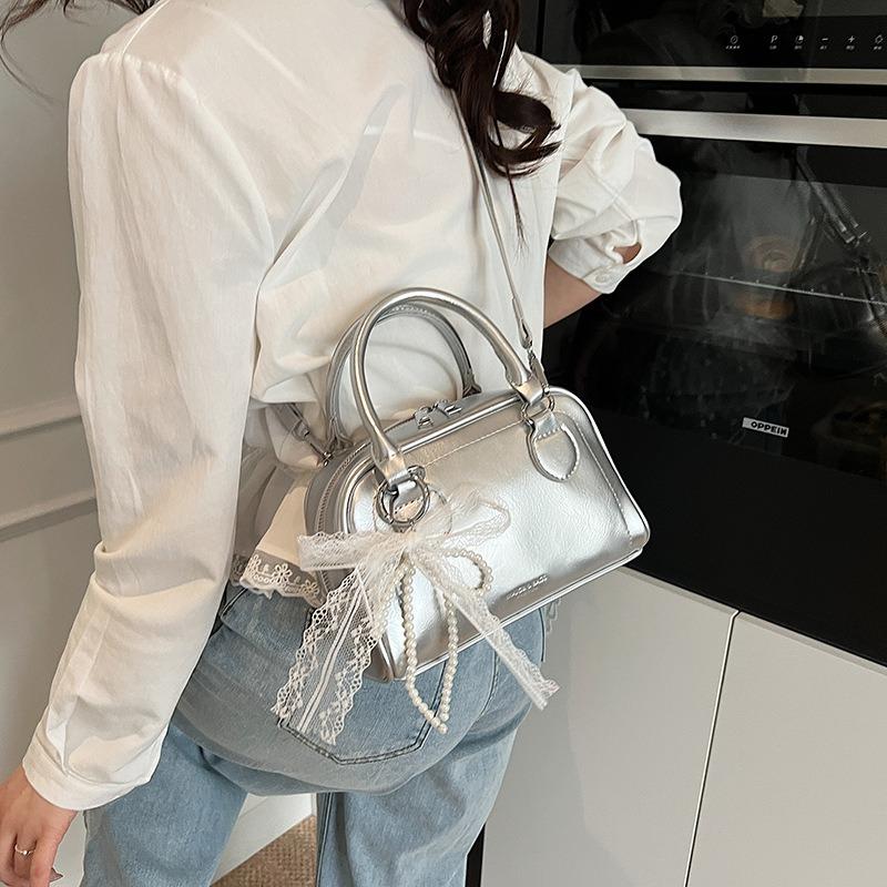 High-end niche bag women's summer versatile new fashion messenger bag women's portable pillow bag