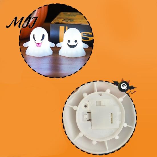 Creative Ghost Projection Light Halloween Projector Light, Mini Spooky Patterns LED Lamp, Cute Night Desktop for Indoor Tabletop, Mantel, Shelf Decor