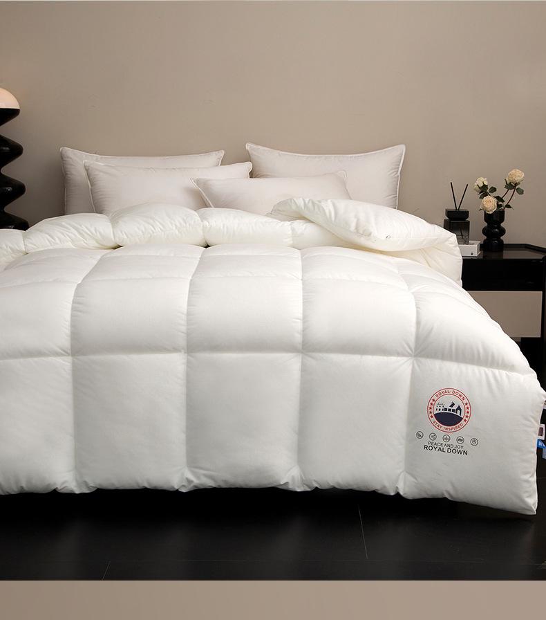 Icelandic Cashmere Down Luxury Quilt with High Rebound Warmth