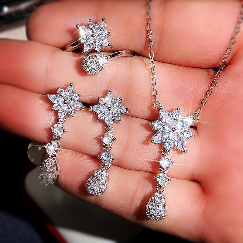 Bridal Jewelry Necklace Three-Piece Set, Super Flash Flower Water Drop Zircon Jewelry, Women'S Necklace Set