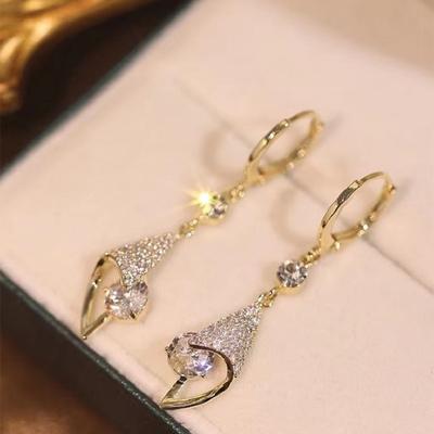 Accessories for Women Three-dimensional Rhinestone Golden Earrings for Women Personality Fashion Earring Wedding Jewelry Gifts