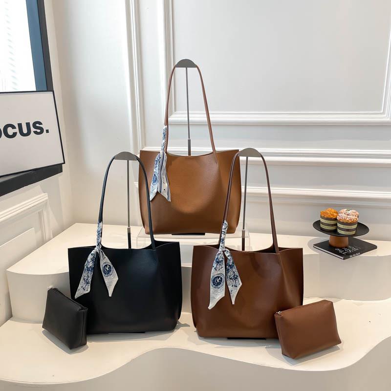 Large Capacity Shoulder Women's Bag, New Highend Sense Child and Mother Bag, Urban Simple Tote Bag, Versatile New Trendy Bag