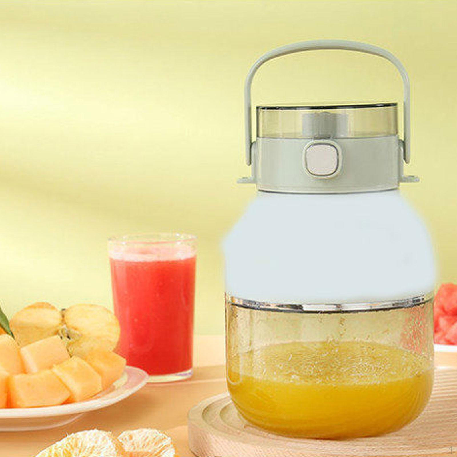 

Electric Juicer Fruit Juice Mixer Mixing Machine USB Charging Small Blender Cup for Camping зелений