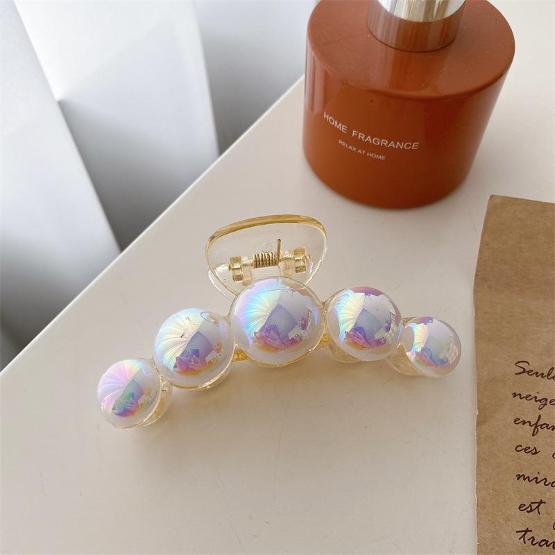 Resin Handcrafted Plastic Pearl Hair Claw With Charming Fresh And Sweet Design
