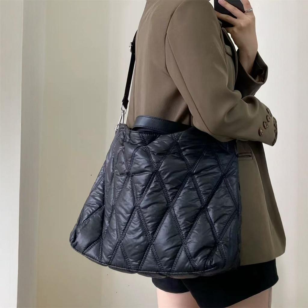 Black Down Tote Bag Women's Fashion Rhombus Space Cotton Handbag Retro New Commuter Shoulder Bag Crossbody