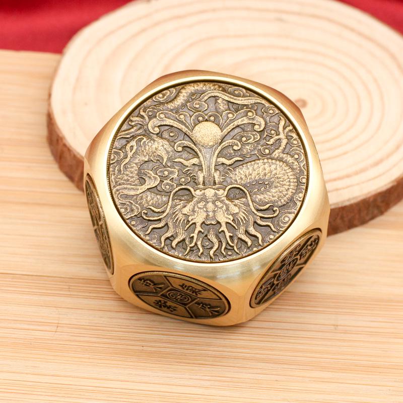 Mässing Roterande Sfärisk Tärningsprydnad - Kreativ Sexsidig Wenwan för Tur, Fred och Glädje