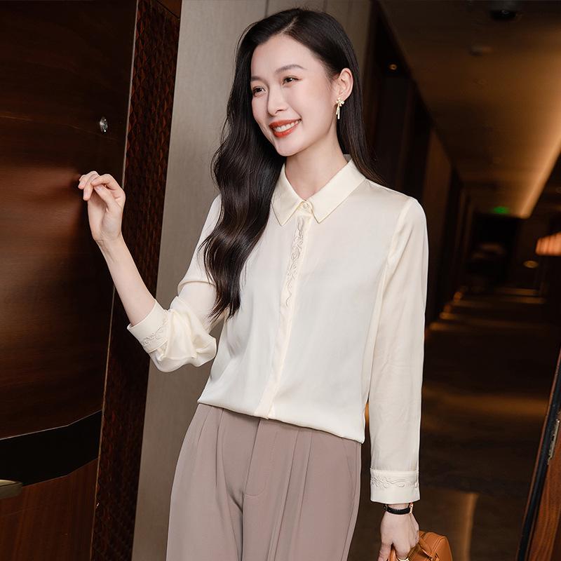 

2025 Spring Long Sleeve Silk Embroidered Lapel Shirt XL