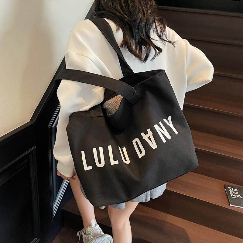 Autumn New Foreign Style, Simple Personality, Fashion Trend, Large-capacity Bag 2025 Casual Women's Shoulder Tote Bag