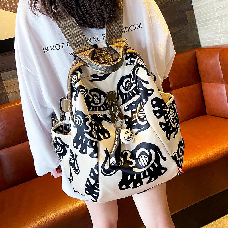 

Fashionable and Casual Backpacks for Women Large-capacity Travel Bag червоний/чорний