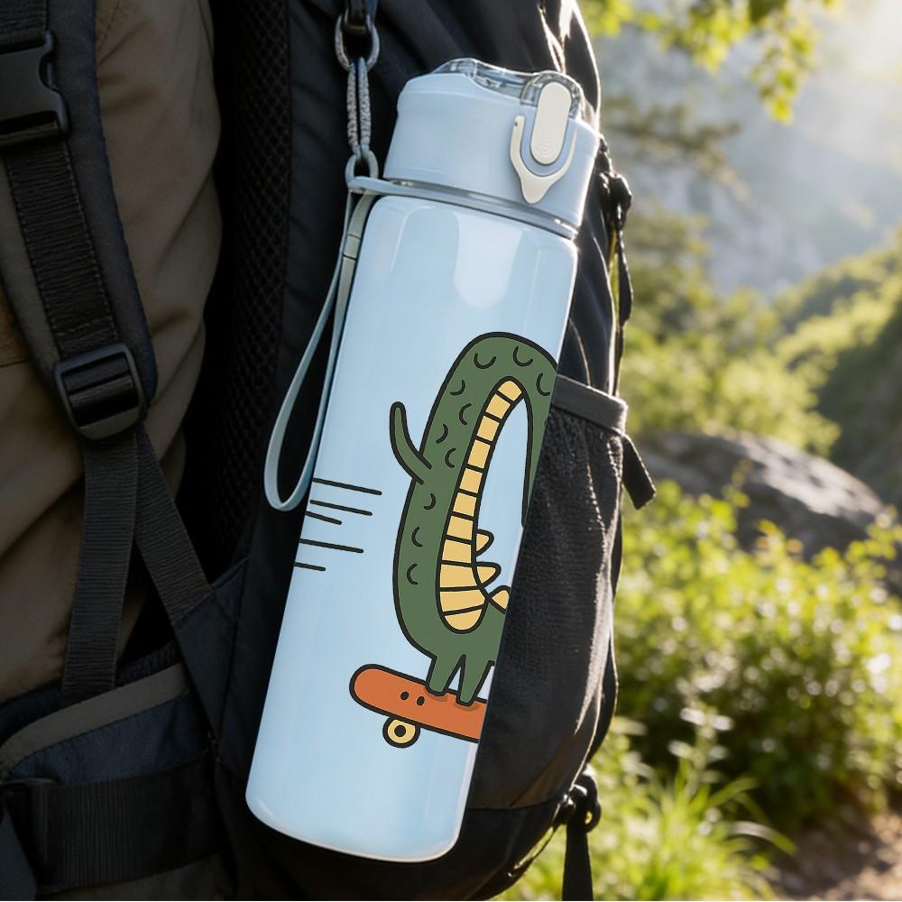 1PC Skateboarding Crocodile Art 750ml Color Plastic Sports Water Bottle Leakproof Flip Straw Lid Suitable for Sports Office Home Use