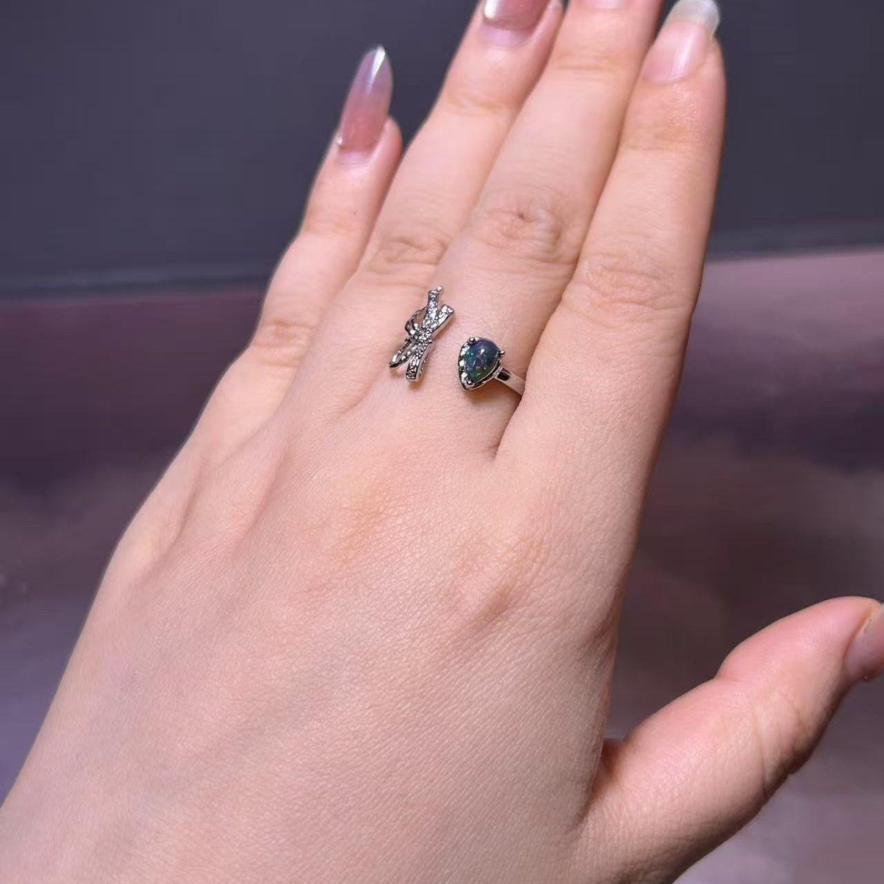 

Кольцо с натуральным эфиопским черным опалом Изысканное кольцо