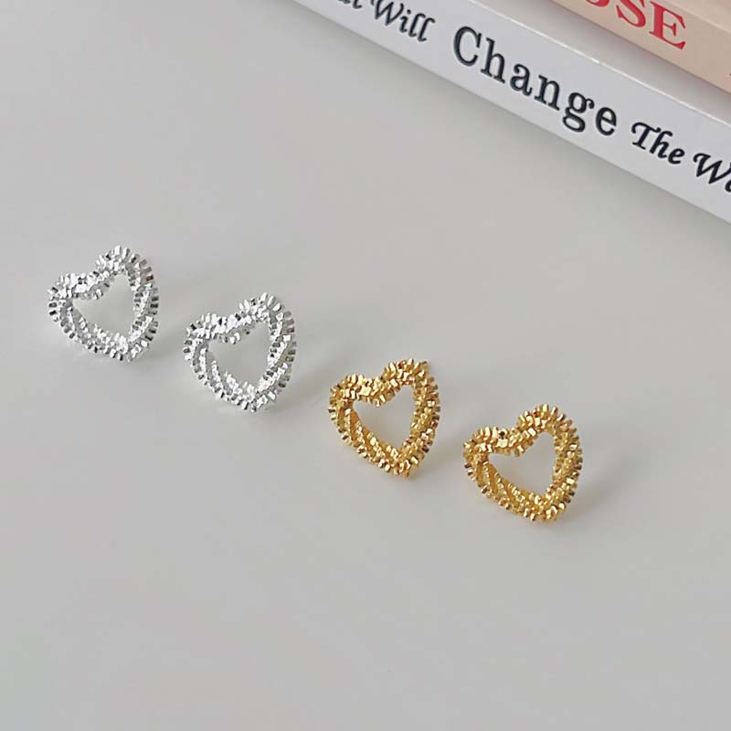 Vintage Metal Heart Stud Earring for Woman 2025 New Trendy Zinc Alloy Color Geometric Twisted Wave Earring Party Zircon Accessories