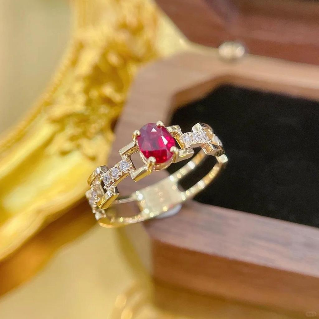 Italian French Pigeon Blood Gemstone Chain Ring - Geometric Design, Light Luxury, Versatile Style.