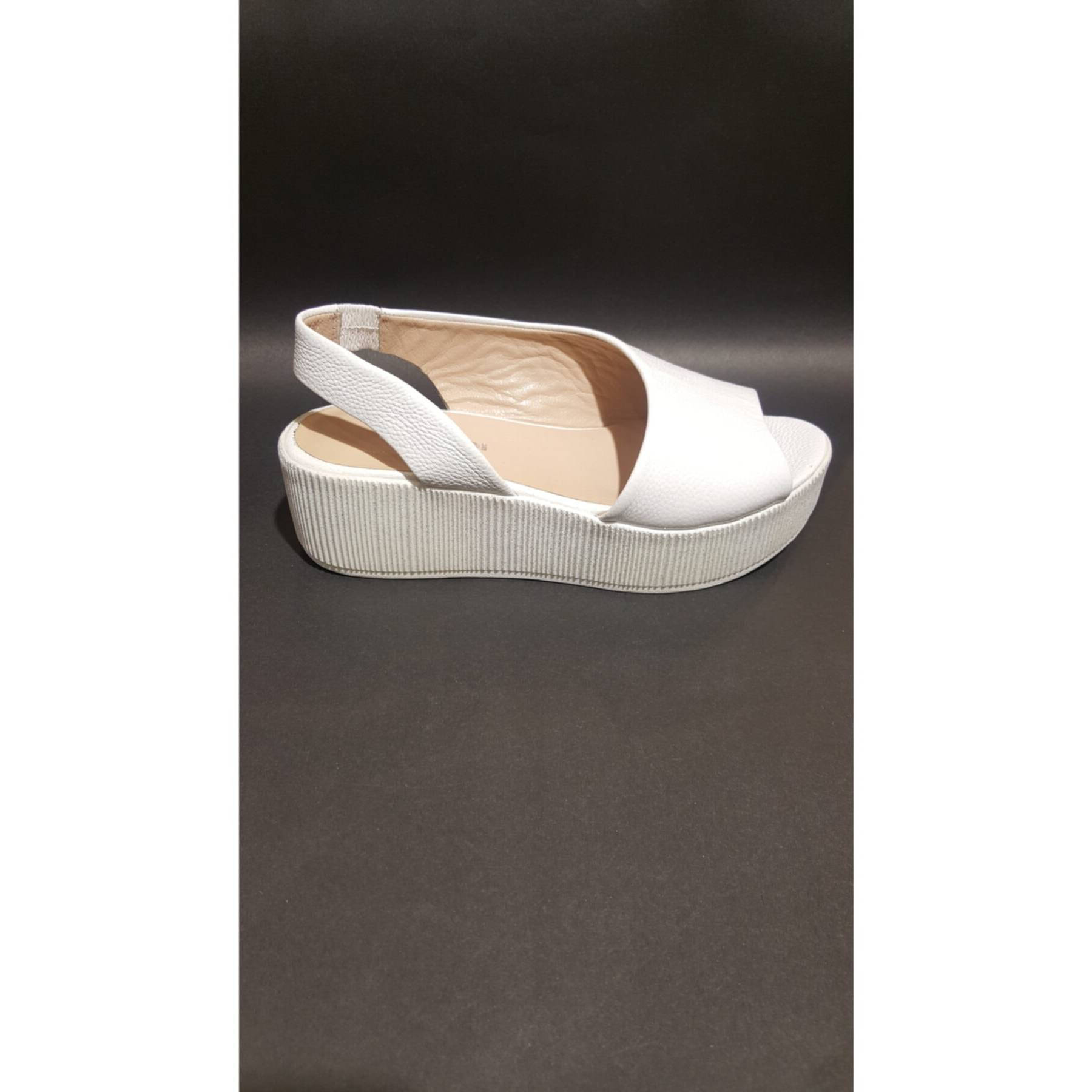 

Женские белые кожаные сандалии Новые летние удобные дышащие повседневные качественные стильные легкие сандалии