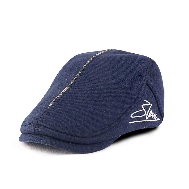 

New Autumn/Winter Collection: Forward-facing hats, versatile British-style berets, casual sun hats and warm peaked caps adjustable темно-синього кольору