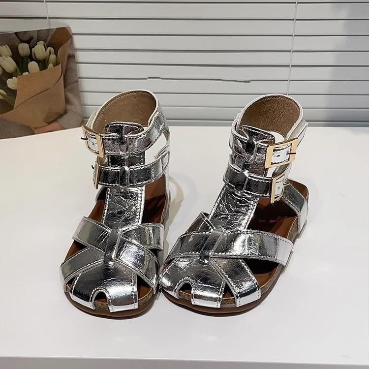 

Girls Baotou Sandals Children s Roman Shoes 2025 Summer New Girls Fashion Princess Shoes Medium and Older Children s Beach Shoes 26-30 yards 5 pairs in one hand серебряный