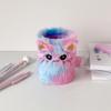 Portapenne Peluche Gatto Cartone Animato Creativo - Elegante Organizer da Scrivania per Studenti e Decorazione per Stanza del Dormitorio.